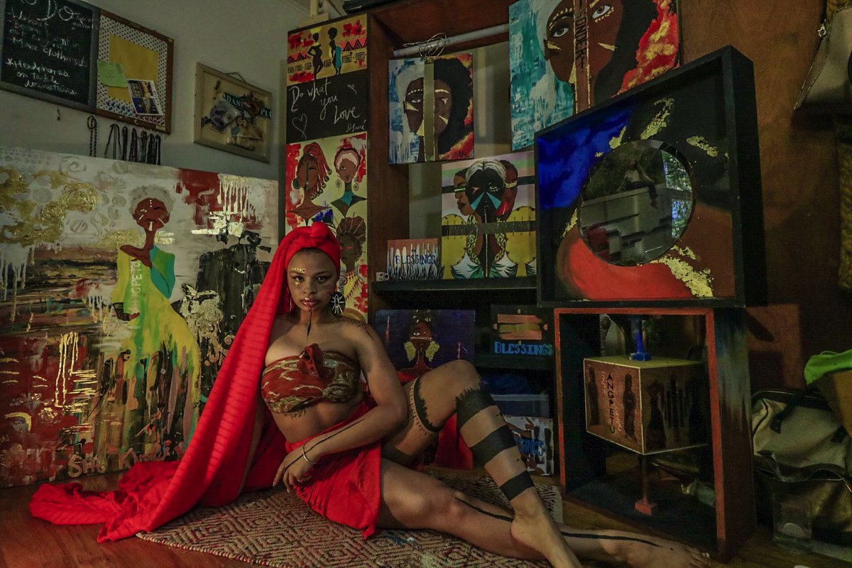 DjeneDesigns's tweet photo. @reynasnoriega Hi I’m Danielle and I’m a 24 year old photographer, fashion/jewelry designer, painter, and pyrographer in NY. All paintings, designs, photos and edits below by me🥰 #djenedesigns https://t.co/2S5uBGUAmO