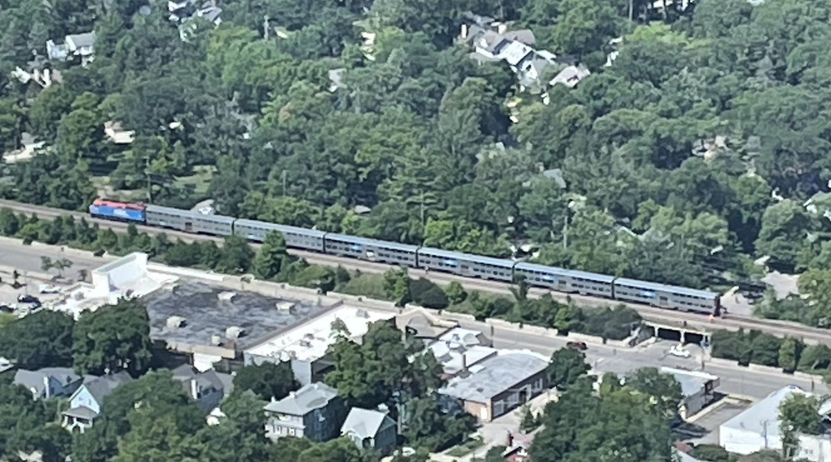 KrisHabermehl's tweet image. METRA UP-N Line is shut down after Train 342 hit a pedestrian north of the Central Avenue stop in Evanston. On site investigation will mean extensive delays. There is no ETA as to when service will be resumed.