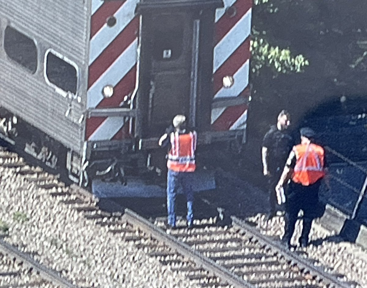 KrisHabermehl's tweet image. METRA UP-N Line is shut down after Train 342 hit a pedestrian north of the Central Avenue stop in Evanston. On site investigation will mean extensive delays. There is no ETA as to when service will be resumed.