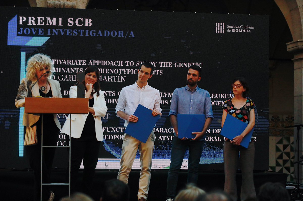 GemmaGeis's tweet photo. Avui hem fet entrega dels Premis #NitBio2022 L’enhorabona a tots els premiats i gràcies pel vostre compromís amb la ciència i la recerca; també a la @SCB_iec i l’@iec per la seva persistència i compromís al llarg de la història amb la ciència, la recerca i la divulgació 👏 https://t.co/JjnVRWHrxi