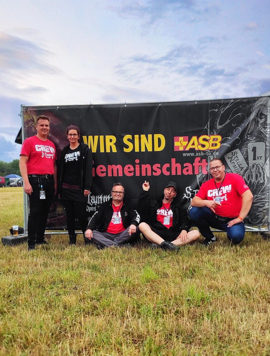 AsbTorgau's tweet photo. „Wir sind Gemeinschaft“! Uns verbindet die Leidenschaft für Mensch und Musik. Danke, dass wir dieses großartige Festival in Torgau unterstützen dürfen. #inflammenopenair #torgau #ifoa #entenfangtorgau #metalistfreiheit #headbangenstattimbetthängen #asbcrew #asbtorgau #asb https://t.co/3NkPZMPNj6