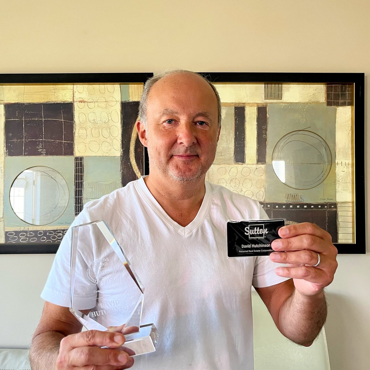 Hutchyman's tweet photo. #vanre #Vancouver Very excited to receive my brand-new Sutton Smart Business Card 🪪! 💎 🥇 🏆
#sutton #suttonrealty #sutton1stwestrealty #s1wrealty #vancouverrealestate #suttoncentrerealty #SuttonSmartCard https://t.co/AYYTpzIw4o