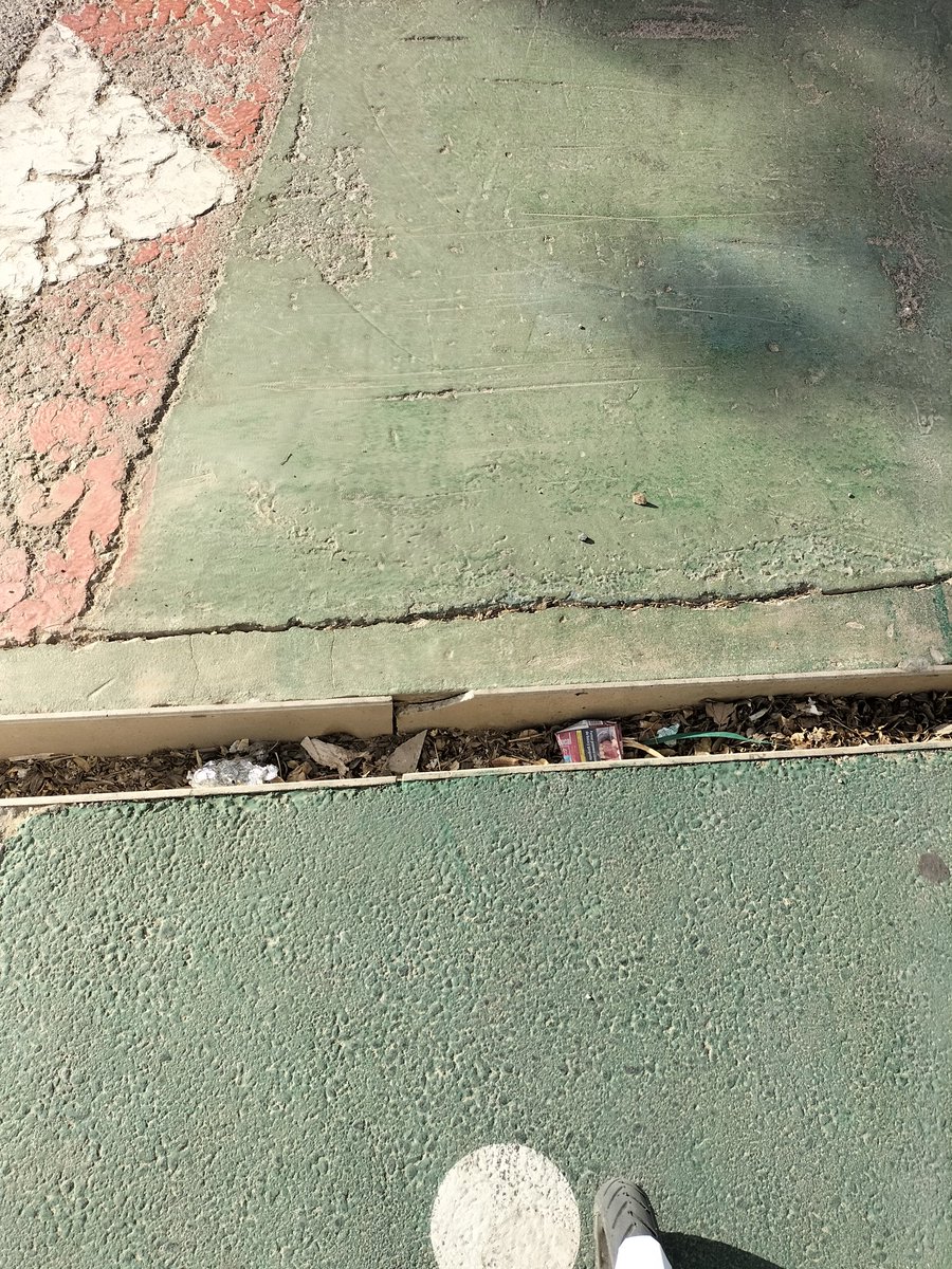 FernandoSnchez9's tweet photo. @Ayto_Sevilla en el carril bici de calle Hermenegildo Casas Jiménez falta la arqueta del borde de la acera que puede provocar accidentes. https://t.co/ACVBa6oYgm