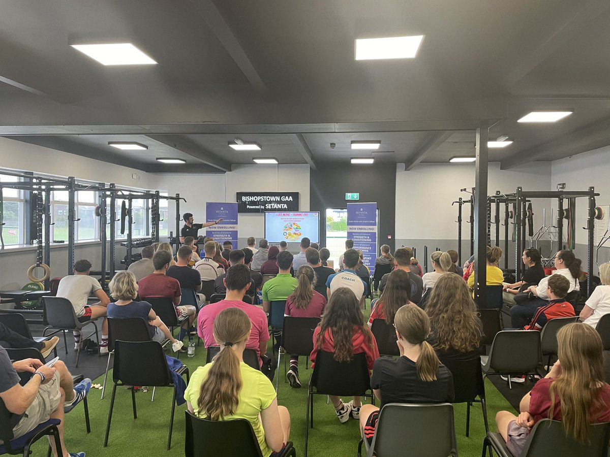 ijonesstrength's tweet photo. Excellent workshops in Performance Nutrition &amp; Sports Psychology this evening @GaaBishopstown focusing on match day preparation &amp; recovery.

Thank you to @SetantaCollege experts @mchughsp &amp; @NiallHouston for providing high level holistic support to players, coaches &amp; parents. https://t.co/eHKOlDmiDP