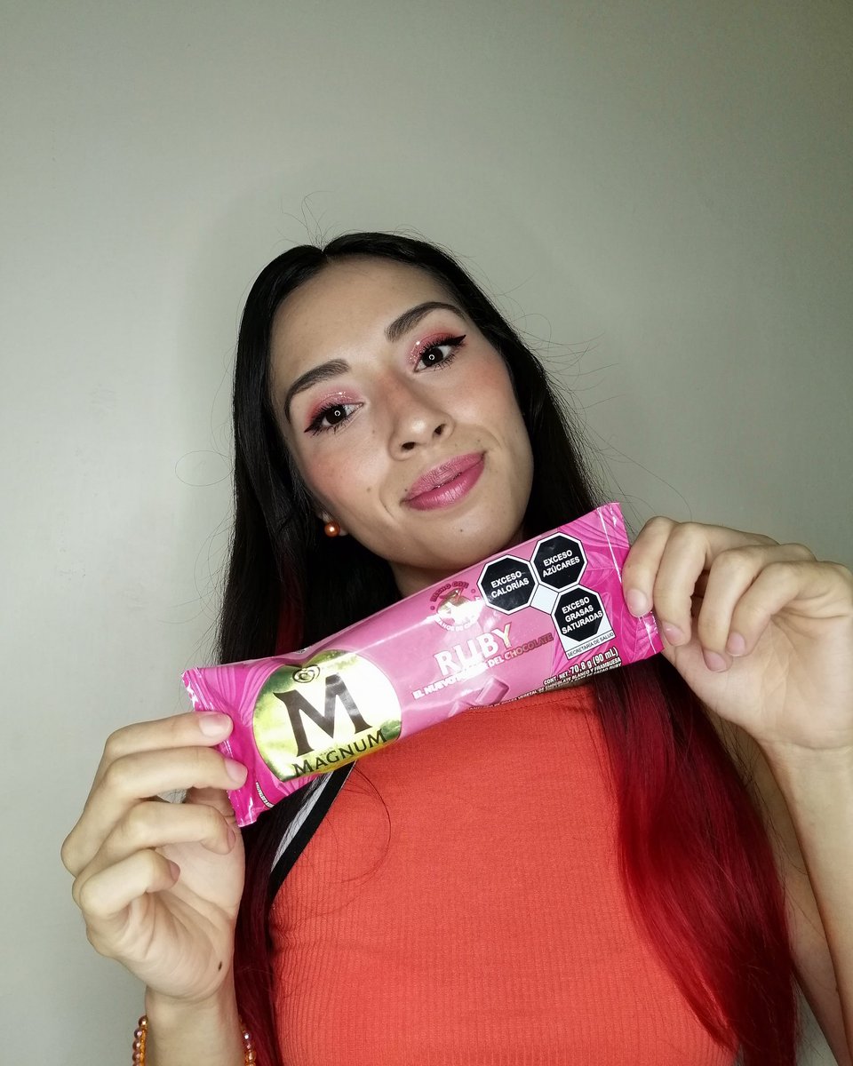 fan_chavez's tweet photo. Probando la nueva  Magnum Ruby🌸💖
Video de reseña en mi Instagram ✨steph_ch_hdz✨
@MagnumMexico
#theinsidersmexico #magnumruby #magnumrubyinsiders https://t.co/Ox4RrB5RGO