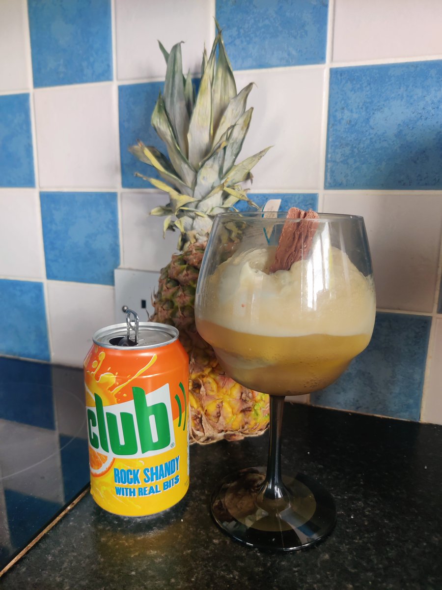 orlanihaodha's tweet photo. Apparently putting a flake in your ice-cream float is a bit of a contention....BUT I love it! #phdsummer https://t.co/1xjsNpsg6R
