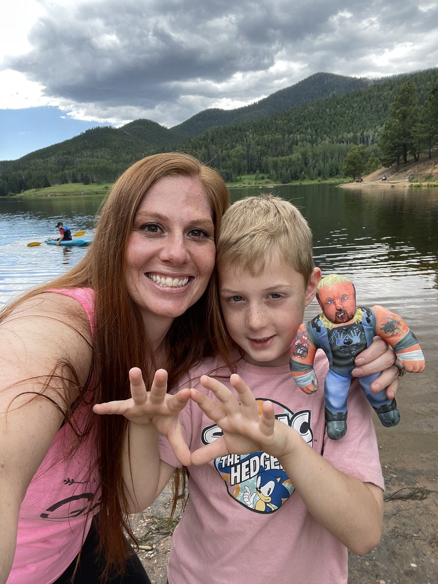NextLevelGrit's tweet photo. Adventures with @RealDDP! Diamond Cutters at 8,600 ft in the Rockies! 💎#DDPYWorks #positivelyunstoppable #ownyourlife #DDPYWarrior #strongereveryday #nextlevelgrit #bethespark #warriorwomen #notdoneyet #weightlossjourney #fitness #transformation #inspiration #journey #roadtrip https://t.co/kn3LCvy7W6