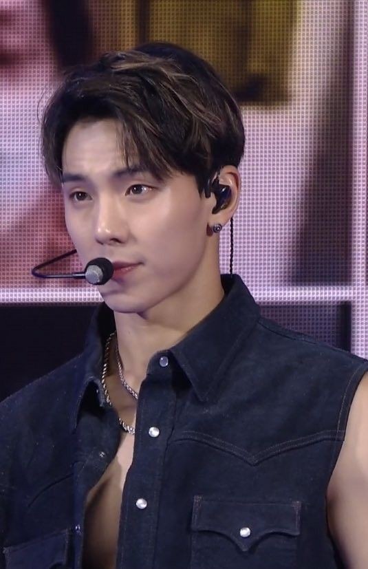 "🥺" #셔누 #SHOWNU #MONSTAX <a href="/OfficialMonstaX/">몬스타엑스_MONSTA X</a>