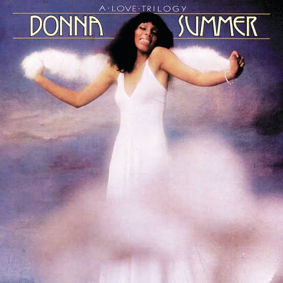 TheElementSA's tweet photo. #TheElement | #SampleSnitch
NOW PLAYING : @1GunnaGunna ft @Drake - P Power
Sample: Donna Summer - Could It Be Magic
Listen LIVE on https://t.co/KojBcoPmOo
#TheElement with the Pristine @QueenAzizzar π
#ForTheLoveOfHipHop π https://t.co/XJTX94oars