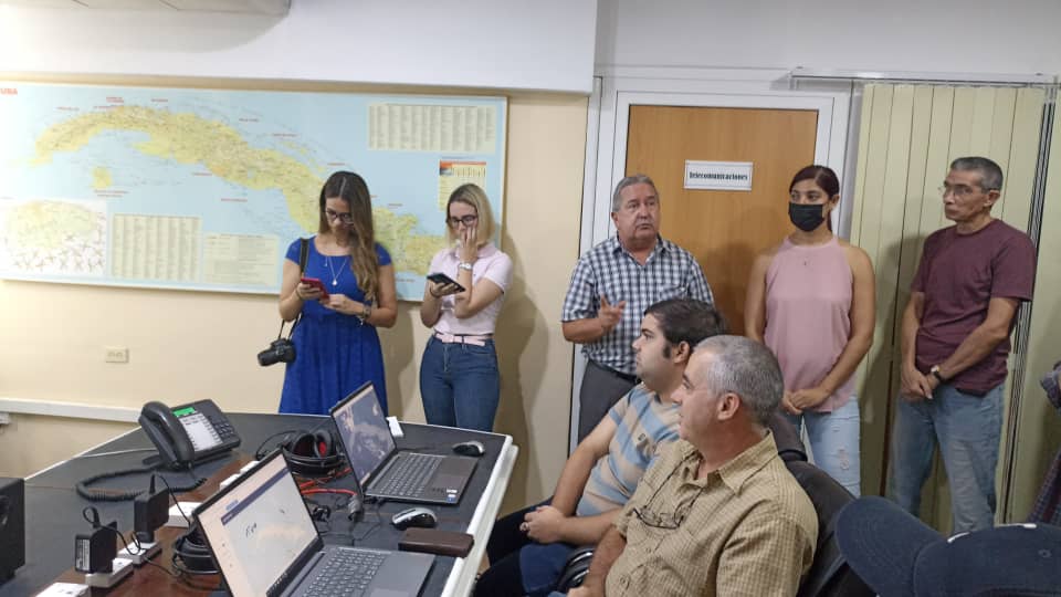 <a href="/PazosCelso/">Celso Pazos</a>, director de <a href="/InsmetC/">INSMET Cuba (METEOROLOGÍA)</a>, agradece al proyecto <a href="/infoGEOcuba/">infoGEOcuba</a>, al <a href="/PNUDCuba/">PNUD Cuba</a> y a la <a href="/AMA_CUBA/">AMACuba</a> por facilitar estos productos, que garantizan la sostenibilidad e integración del sistema de información medioambiental de #Cuba.
<a href="/citmacuba/">Ministerio de Ciencia, Tecnología y Medio Ambiente</a> <a href="/ElbaRosaPM/">Elba Rosa</a> <a href="/SANTANACITMA/">JOSE FIDEL SANTANA NUÑEZ</a>