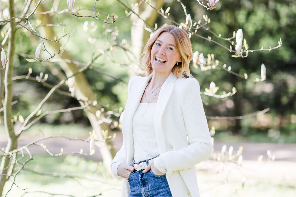 gleimingerfoto's tweet photo. Nach 7 Jahren Hochzeitsfotografie und Fotografin für Familien und Paarfotos, ändere ich meine Berufung hin zu #PersonalBranding Fotografie für kreative Selbstständige. Von Portraits bis hin zu working Process im Brand Style entstehen Fotos, die Dich und dein Business-Ich zeigen. https://t.co/4BVneX6tK1