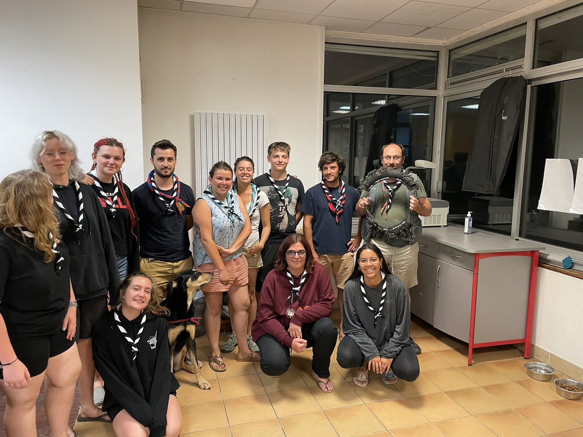 EEDF_merignac's tweet photo. Encore un été sous le signe du scoutisme pour nos 80 jeunes 🏕
Jeux, cuisine, random, constructions en bois pour vivre la belle aventure du scoutisme laïque en Bretagne pendant 3 semaines.
@EEDF_officiel
#scouts #laique #camp #EEDF https://t.co/Mvimfhq9A7
