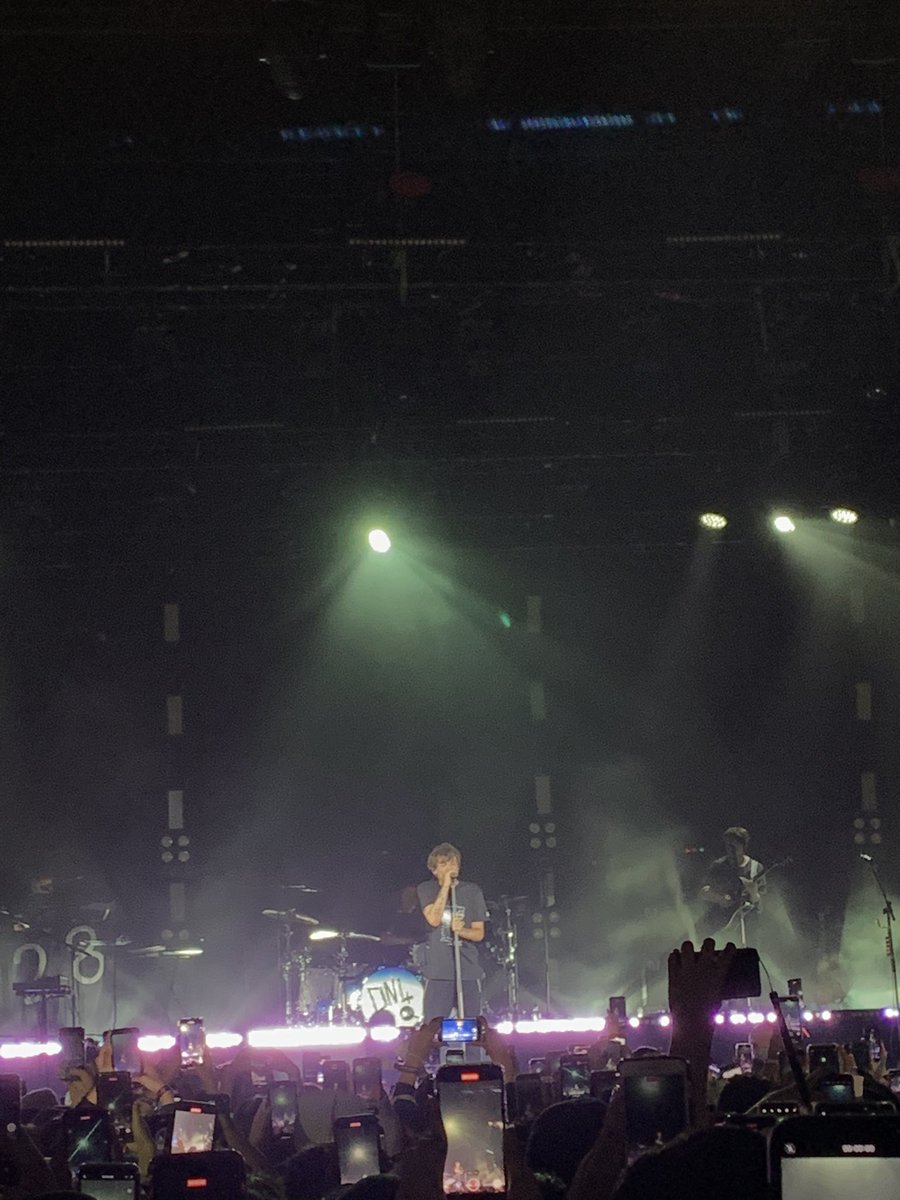 You did so great. Thank you for making another highlight to my 2022 <a href="/Louis_Tomlinson/">Louis Tomlinson</a> 💙 proud of you as always.

#LTWTJakarta #LouisTomlinsonJakarta