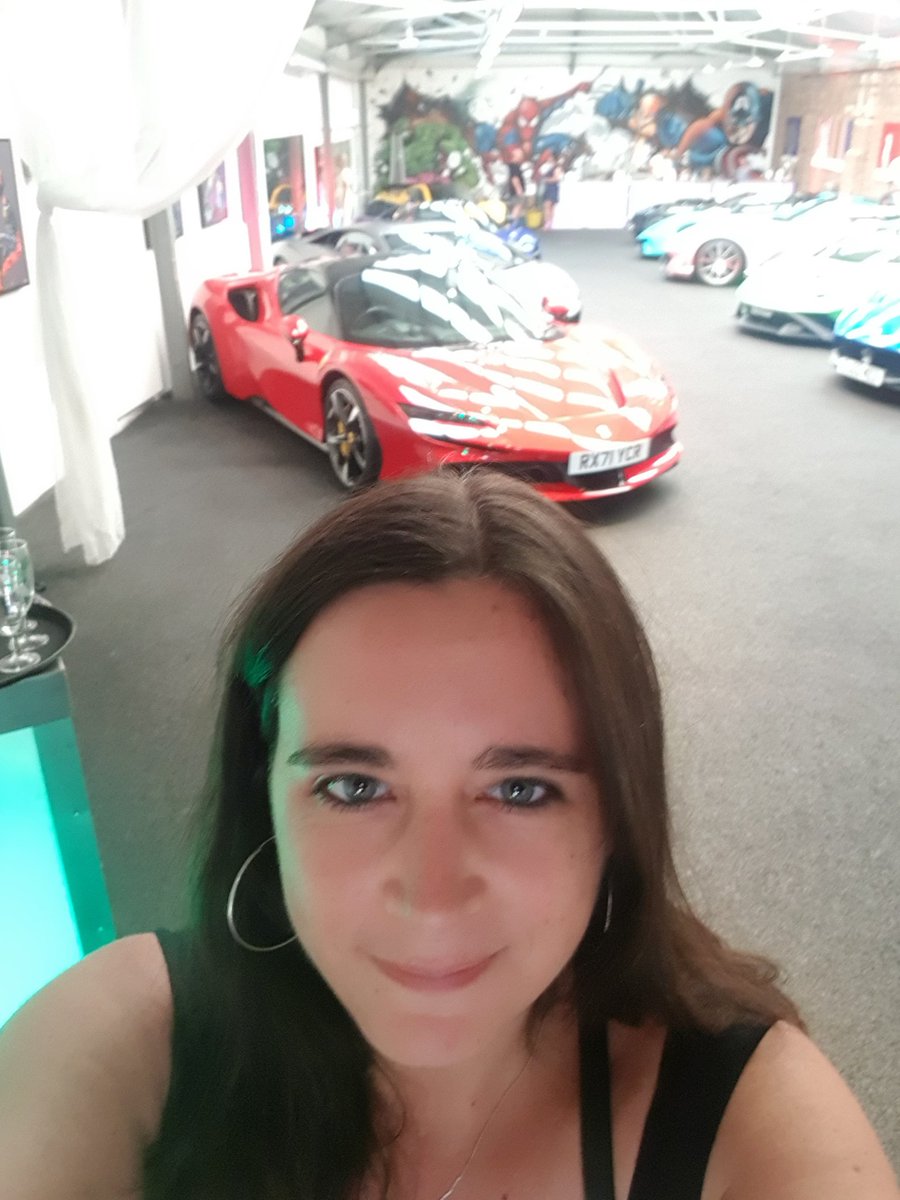 HeleneWithOneL's tweet image. The place I'm working at tonight is pretty cool 🔥