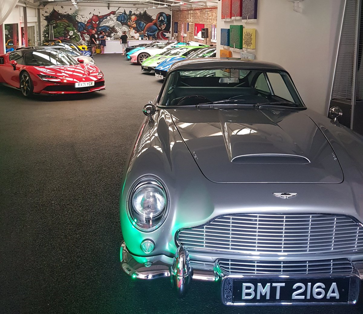 HeleneWithOneL's tweet image. The place I'm working at tonight is pretty cool 🔥