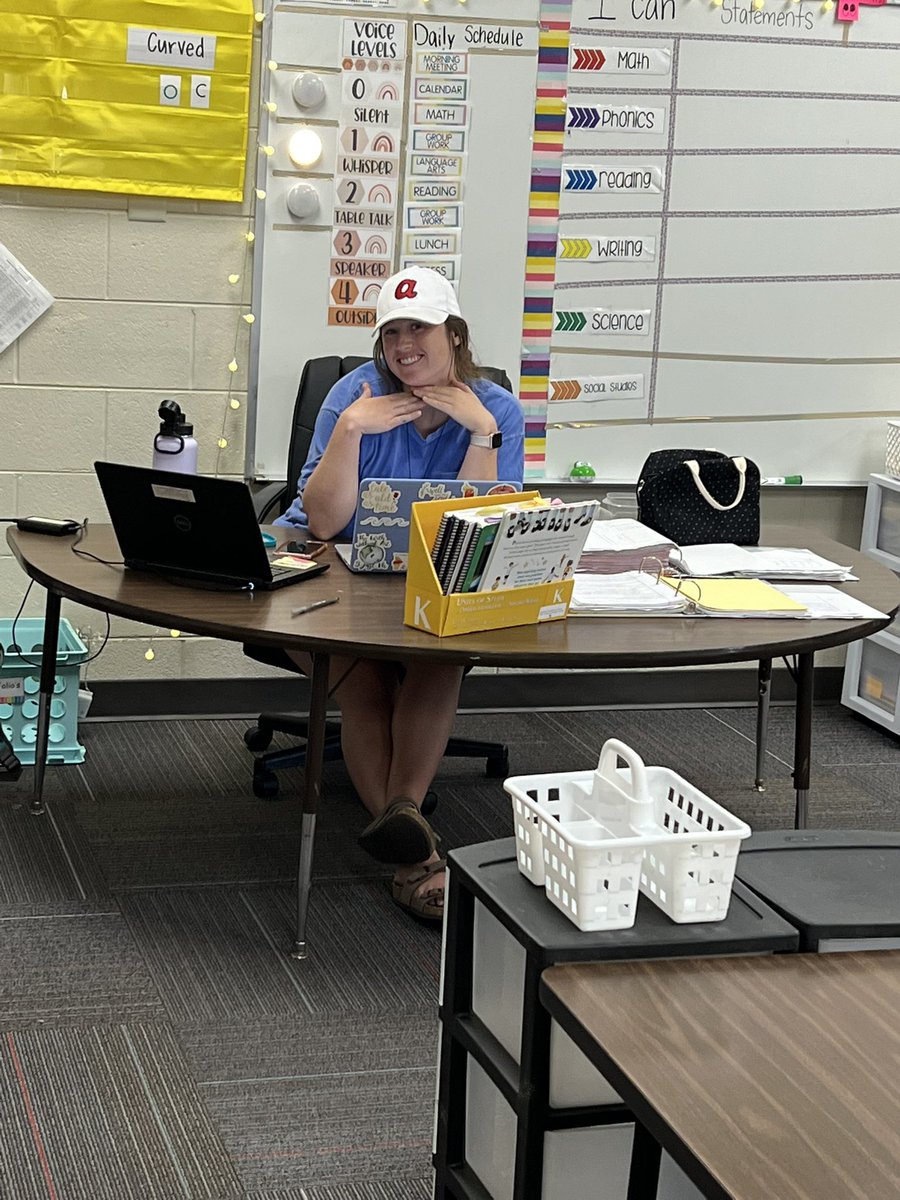 Wonder what teachers are doing during the summer…🤓Hanging out <a href="/LockheedElem/">Lockheed Elementary</a> ! Getting ready for #BacktoSchool2022 ! 💙✈️