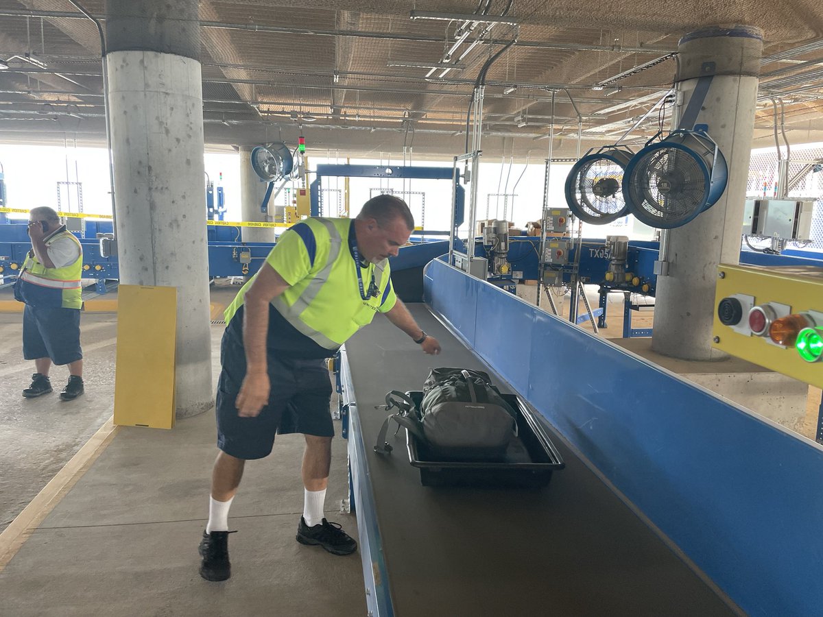As quick as that, the first bag has been inducted at the above ground induction at C1.  This is the first of four new above ground inductions.  Progress!  Getting ready for increased volumes and providing outstanding customer service. ⁦<a href="/weareunited/">We Are United</a>⁩