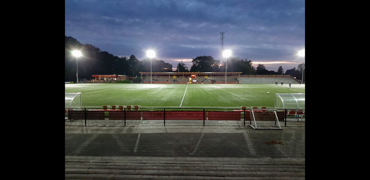 MarcoSanders4's tweet photo. Back home!na een jaar met mooie uitdagingen en mooie leermomenten mijn Uefa A youth gehaald en komend seizoen terug bij BeQuick 1887 in een nieuwe functie als HJO van de selectie teams.

Zin in deze uitdaging bij deze fantastische mooie club! https://t.co/Kjzt5rVRJI