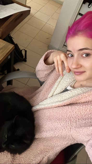 Ma&ntilde;ana se rinde 😺 https://t.co/EkzFWenPHr