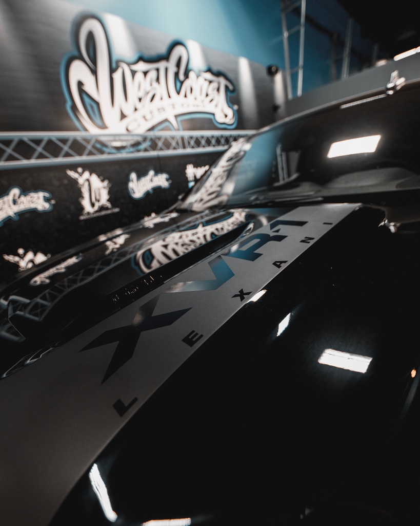 officialwcc's tweet photo. The team killed it with this subtle and effective design ! ⁠
⁠
#WestCoastCustoms #WCC #WrapWednesday #LayeredNotSprayed #VinylWrap #Lexani #LexaniXVR1 #Chevrolet #Chevy #ChevyTrucks #ChevyTruck #Silverado #ChevySilverado #ChevroletSilverado #Truck #Trucks  ⁠ https://t.co/13k9ahfjmo