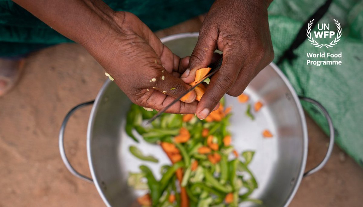 WFPSomalia's tweet photo. Through its nutrition programmes, @WFP ensures improved availability of and access to nutritious diets, to combat malnutrition in the most vulnerable. 

#SavingLives by providing the right nutrition at the right time! https://t.co/umx60wghYZ