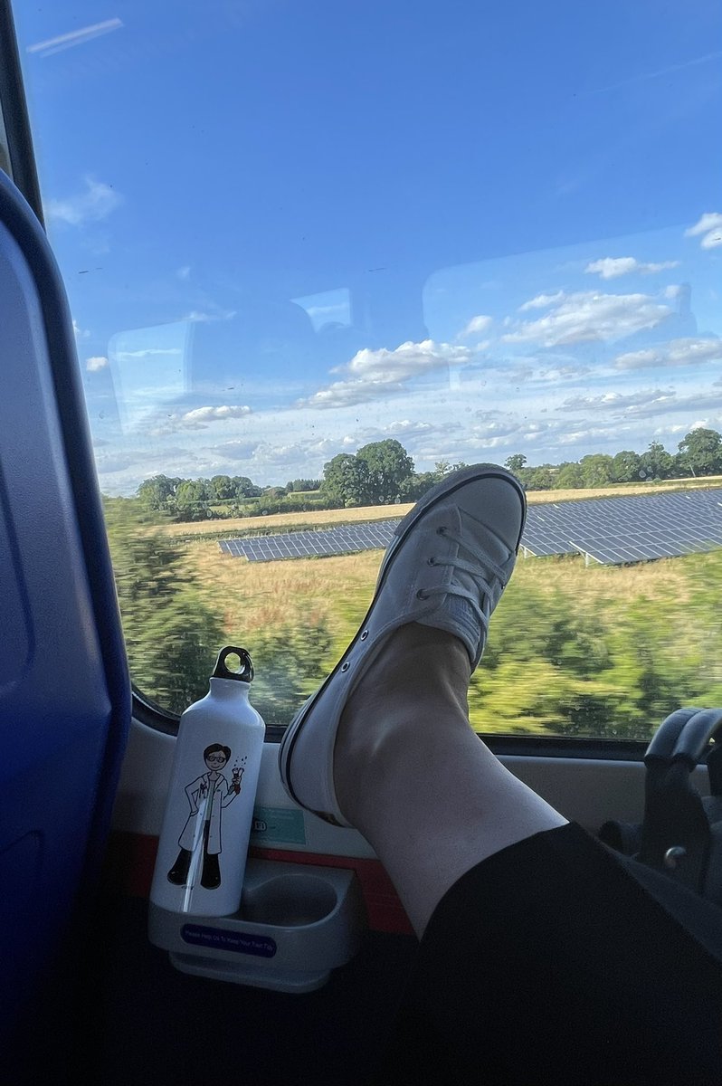 PSciGeek's tweet photo. @claire6thompson @Vans Snap! In one from the @Converse collection… #ShoeMonth https://t.co/2p0Ul6bob1