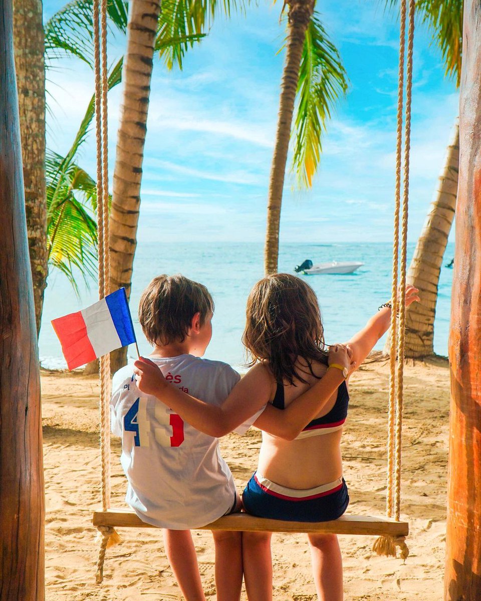 clubmedofficial's tweet photo. Happy Bastille Day from the Club Med Family! 🇫🇷 https://t.co/3cvqFl7Mx0