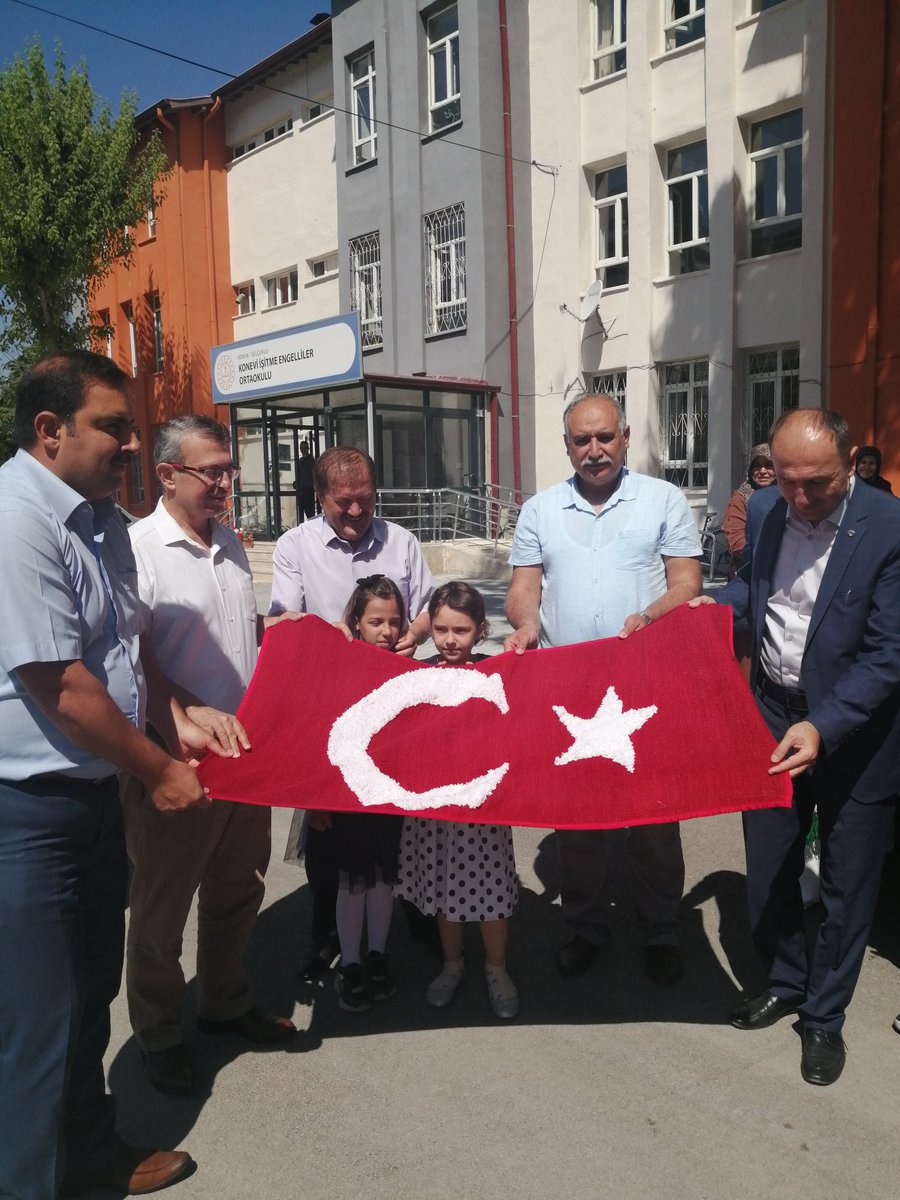 #TürkiyeAşkına
Hep birlikte küçük büyük TÜRKİYEYİZ