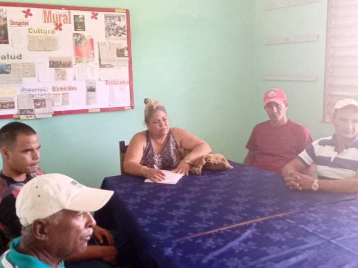 MaryCarmenPupo1's tweet photo. Fructífero intercambio con asociados de la CPA " Elio Miguel Valdés", donde se precisa la importancia del fortalecimiento las 63 medidas y el trabajo del Partido. Muchas felicidades compatriotas.
#CCPCCMayabeque
#CubaPorLaPaz
#Mayabeque
#MelenaDelSur https://t.co/Pn7QFKQMB8