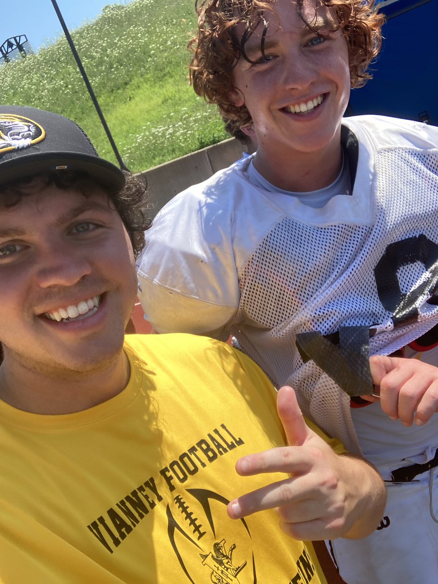 CoachSantos76's tweet photo. The ringer w a solid performance today. Kids going to be a stud https://t.co/BcgO1ACXQG
