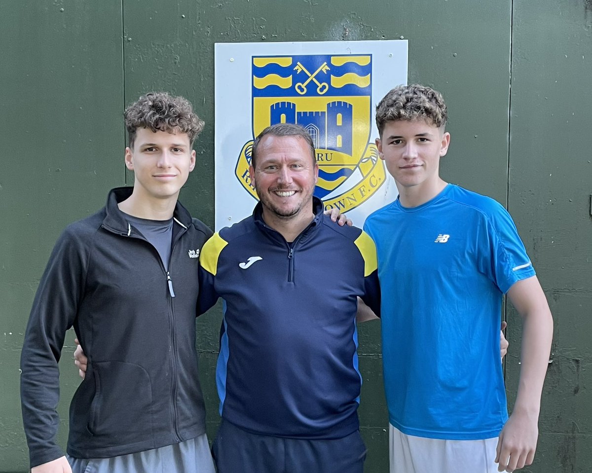 barneyefc79's tweet photo. Fantastic signings for @FcRhuddlan 
Luca Bennett CM 18yrs 
Harvey Bennett CAM 16yrs 
Ryan Gordon MID 18yrs
Harvey Gordon DEF 17yrs
Elliot Turner LWB 16 yrs
Kenz Collier GK 16yrs

Harvey Bennett recently left Liverpool FC and the others have signed from Prestatyn Town Academy 💥✍🏼 https://t.co/OTiQFH019j