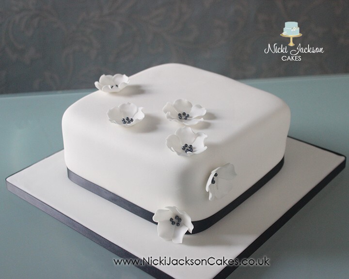NJacksonCakes's tweet photo. 💫 THROWBACK THURSDAY 💫
.
Another take on our Simple Elegance 3” mini cake - delicate white flowers and black accents for a special 18th birthday
.
#CakeMakerLiverpool #CakeMakerMerseyside #CakeMakerWallasey #CakeMakerWirral #Cake #18thBirthday #FlowerCake #BlackWhiteCake #Ni… https://t.co/8763MpLQ0S
