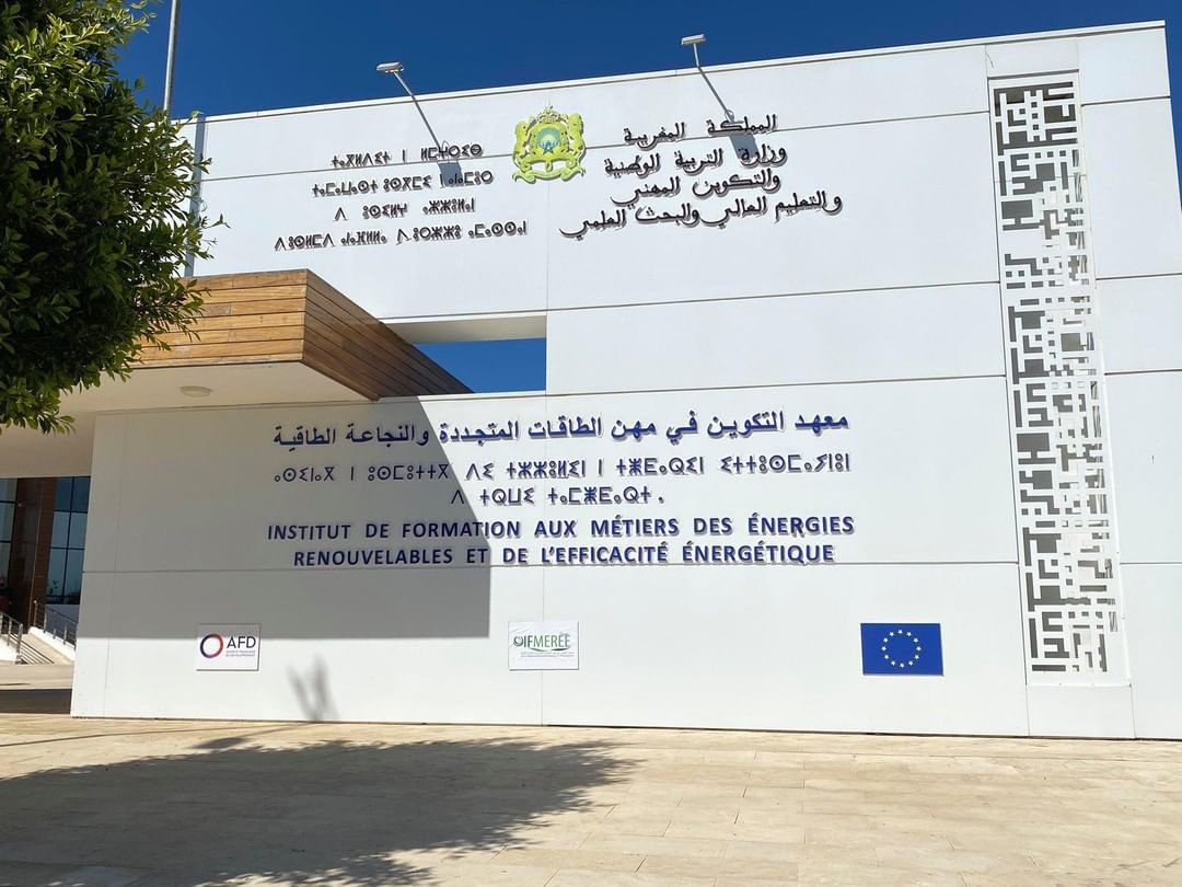 UE_au_Maroc's tweet photo. 📣 للحاصلين على الباكالوريا أو دبلوم تقني والمهتمين بالإقتصاد الأخضر والطاقات المتجددة.
معاهد التكوين في مهن الطاقات المتجددة والنجاعة الطاقية #IFMEREE بوجدة وطنجة وورزازات 🇲🇦 المدعومة من 🇪🇺 تفتح أبواب التسجيل للسنة الجامعية 2022-2023. تسجلوا قبل 3 غشت 👇
https://t.co/hx3pIFi6JT https://t.co/sDPlfxEjT5