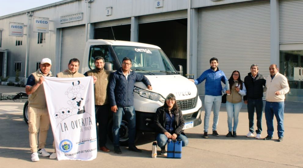 JorratJuan's tweet photo. La overita de Trancas tiene su 1° Camión para la distribución de la leche. El fruto de un trabajo articulado entre la @munitrancas, los productores Tamberos, la Asistencia técnica de @AgrFamTuc con el apoyo del @MDSNacion a través del @INAESarg
 
#laoverita #Agriculturafamiliar https://t.co/MBhza9oKFw