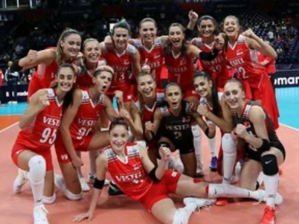 Karamsarlığa kapılanlar kadın voleybol milli takımımızı seyretmeli, Türkiye’nin lider karakterli kızlarıyla onur duyuyoruz 🧿🧿🧿🧿🇹🇷