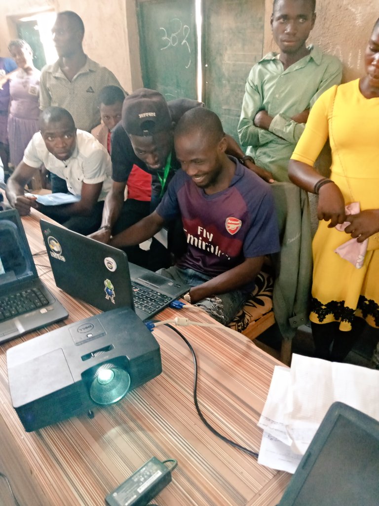 OAondo's tweet photo. If I understand something and I teach you, e no get how you no go Sabi am.
Throwback to the Benue Digital Initiative. Thank you @agritechub for the opportunity. https://t.co/DbEV66Yf2t