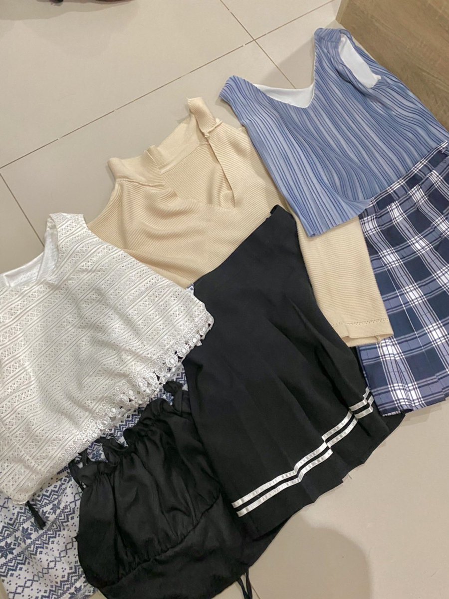 lovesundaeee's tweet photo. ส่งต่อเสื้อผ้าค่าา เสื้อครอป กระโปรง กางเกง หลักสิบทุกตัวไปเลยถูกๆ มีมากกว่าในภาพด้วยนะคั้บบบ
🌸ลงวันศุกร์ 20.00 น.
⭐️ค่าส่งเหมาๆ 35
🏄🏻‍♀️รี+ปัก (ลด 5 บาท)
#ส่งต่อเสื้อผ้ามือ2 #ส่งต่อเสื้อผ้า #เสื้อผ้ามือสองสภาพดี #เสื้อผ้ามือสอง #เสื้อผ้าสไตล์เกาหลี #โล๊ะตู้ #ส่งต่อเสื้อผ้ามือสอง https://t.co/k1JznCBstD