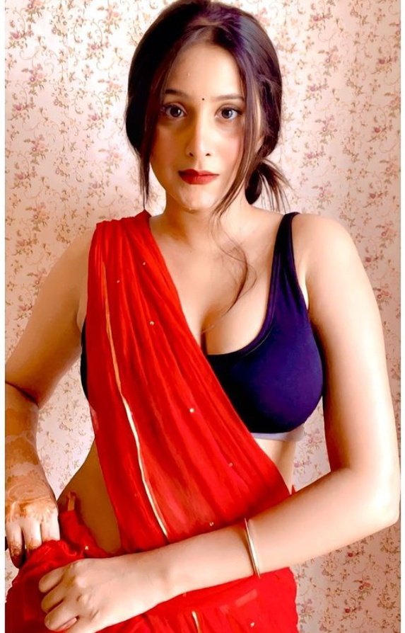 avleble's tweet photo. कैसी लग रही हू ? https://t.co/trJvYmBvlF