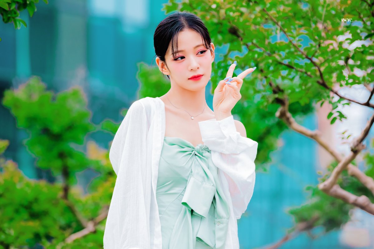 sw_chaeyoung's tweet photo. 220708 HQ

#프로미스나인 #이채영
#fromis_9 https://t.co/sulaobxCzh