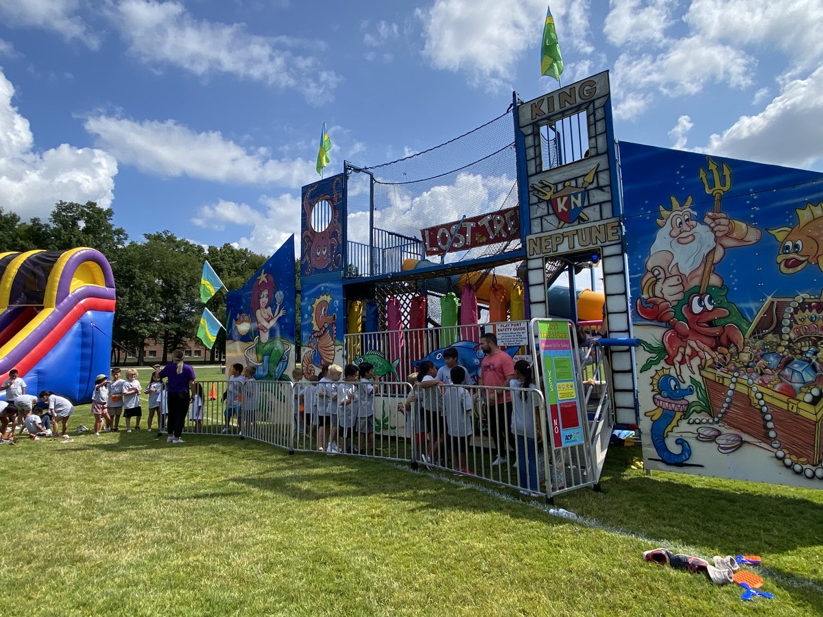 WOPublicSchools's tweet photo. What's the proper way to end session #1 of summer school?

With a @MarandaTV Park Party of course!

Thank you to everyone who came out, our kids LOVED it! 

#GoWO 

◼️🎪◻️ https://t.co/BUekGQWynj