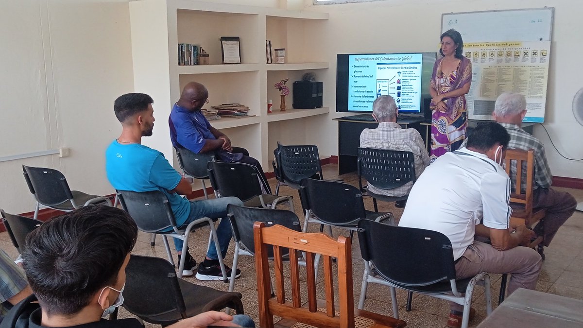 UniversidadMoa's tweet photo. Con la participación de profesores de la Facultad Geología y Minas continúa desarrollándose la Jornada del Taller @TareaVida, espacio oportuno para reflexionar sobre los esfuerzos de la academia en la protección del #MedioAmbiente @yurisley_valdes @yosbaniscg @asel_gainza https://t.co/hoT5ztODp1