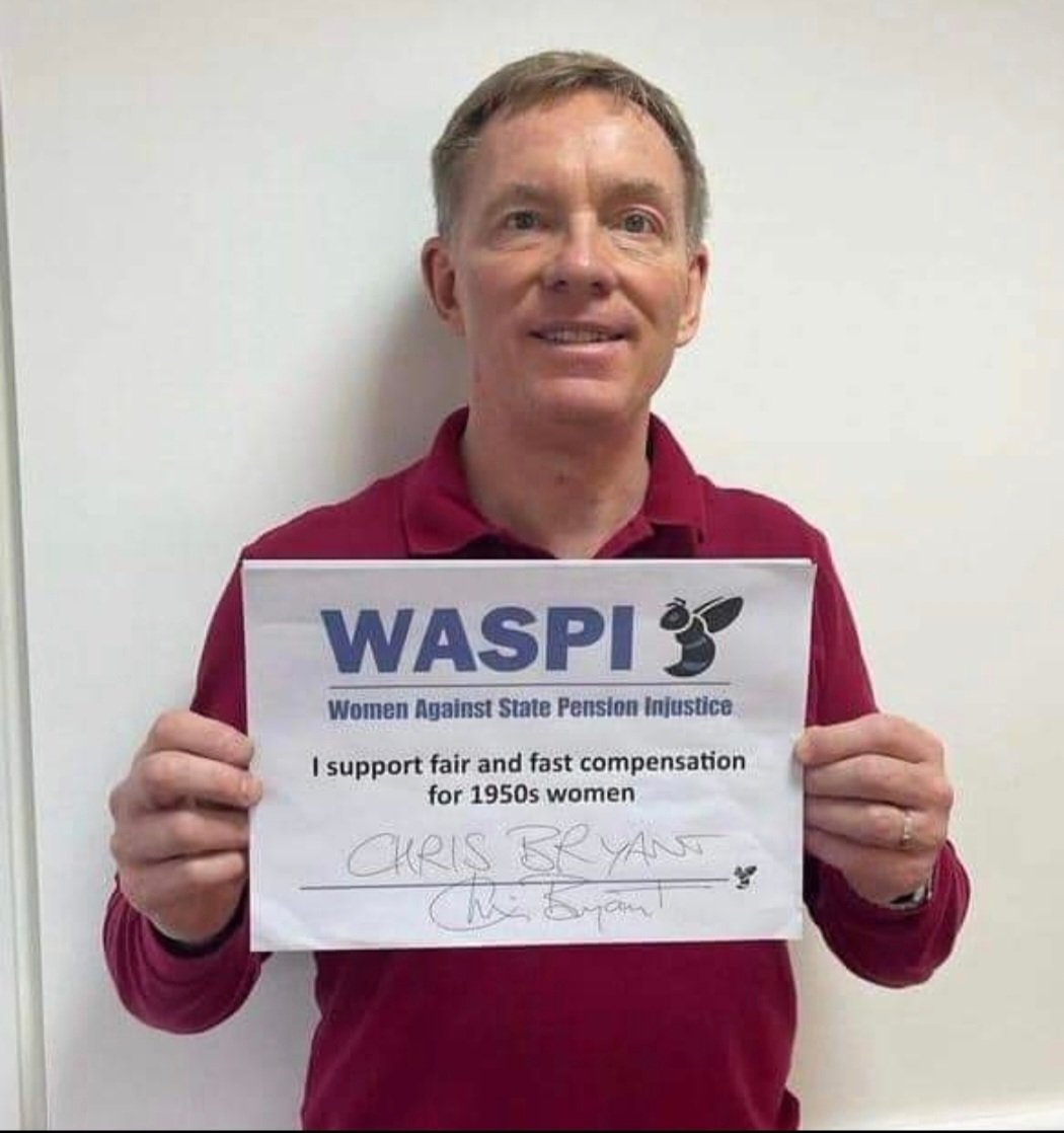 WASPI_2018's tweet photo. We are very grateful to Chris Bryant, Labour MP for Rhondda, for his support for #1950s #WASPI women for #FairandFastCompensation. #NotGoingAway @PHSOmbudsman
@WaspiCastleford
@2018_waspi
@WaspiFalkirk https://t.co/hODf7WMpjx