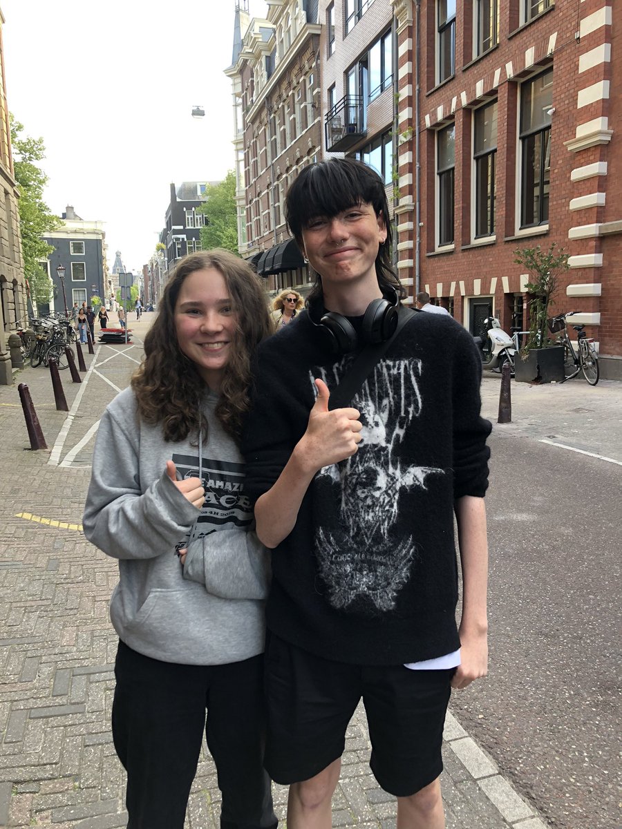 sharkauby's tweet photo. IT WAS SO NICE MEETING U ALL SORRY I WAS SHAKING SM HAHA https://t.co/PVST2qWomK