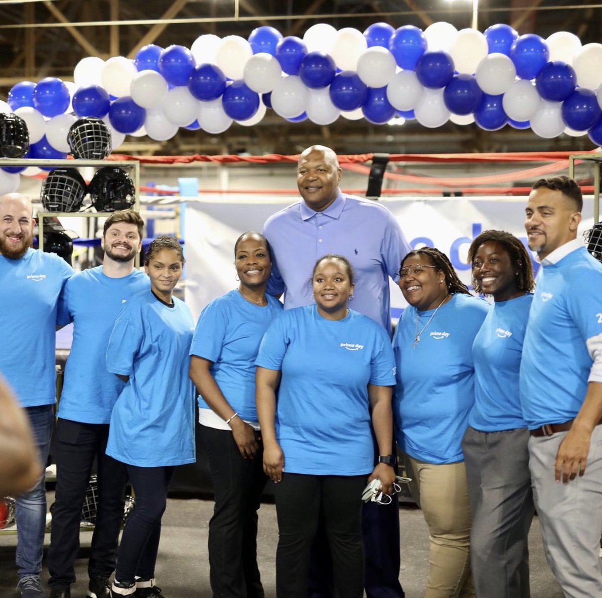 Shoutout to Ian Conyers and Amazon Prime who came out yesterday to give back to the community with their generous donation of over300k in Support of Detroit youth non profit organizations! 
DC Elite is proud to be recognized in such an awesome endeavor.