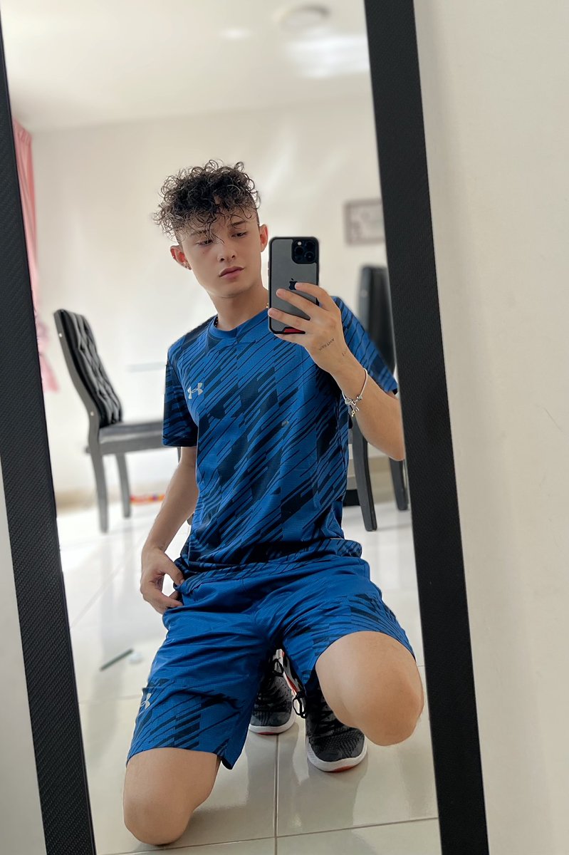 xandresuj's tweet photo. 💙💙 https://t.co/L0t2E9g4zT