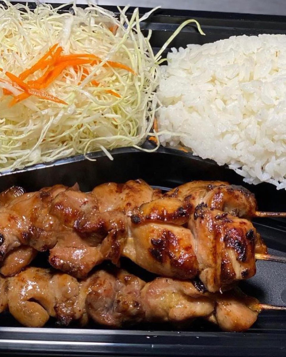 New vendor 🚨! Soysauce Bento is grilling chicken &amp; beef at the market starting today (Thurs)! Your choice of meat is served with steamed rice and fresh cabbage salad with garlic aioli dressing. 😍🍢2-7 PM Thurs in La Cienega Plaza at the corner of 18th and Holt.