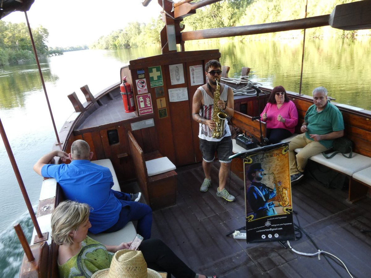 🎷⛵! Iniciem la sortida del Jazz del Mississipí enmig de l'Ebre amb <a href="/lojazzman/">ℒ𝑜 𝒥𝒶𝒵𝓏ℳ𝒜𝒩 DELUX</a> en format acústic i intimista. #ViuLoRiu #LoSirgador <a href="/tortosaturisme/">Tortosa Turisme</a> <a href="/jazztortosa/">MOSTRA JAZZ TORTOSA</a>