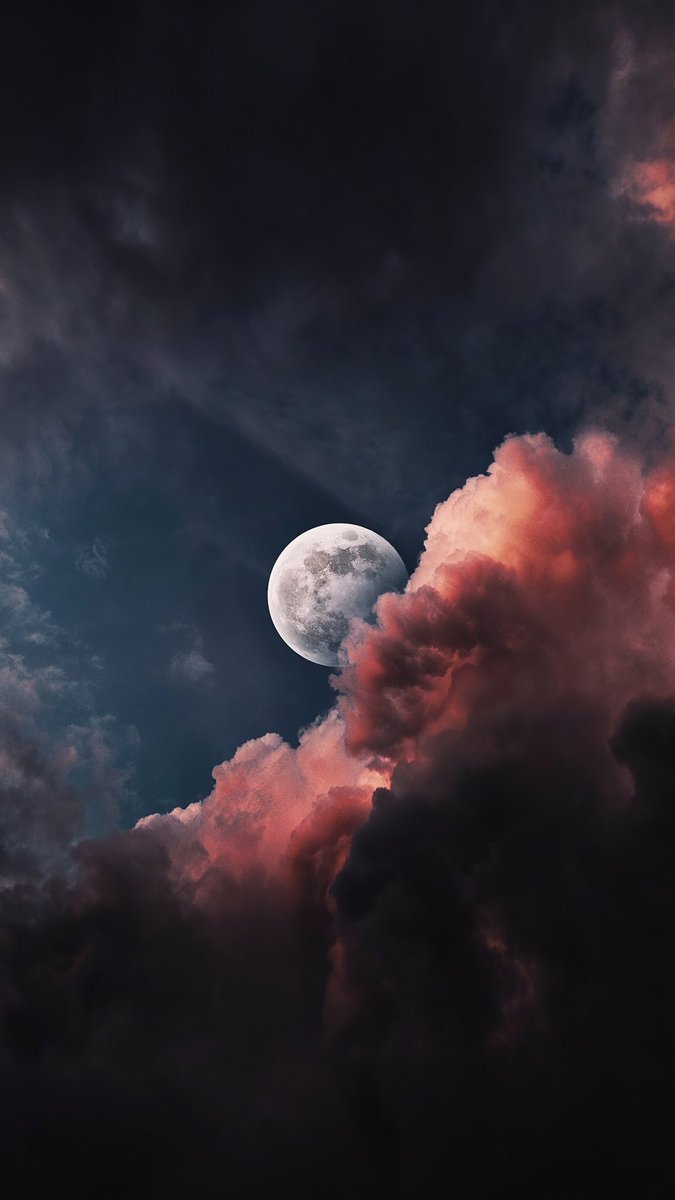 MOON 🌚 tweet media