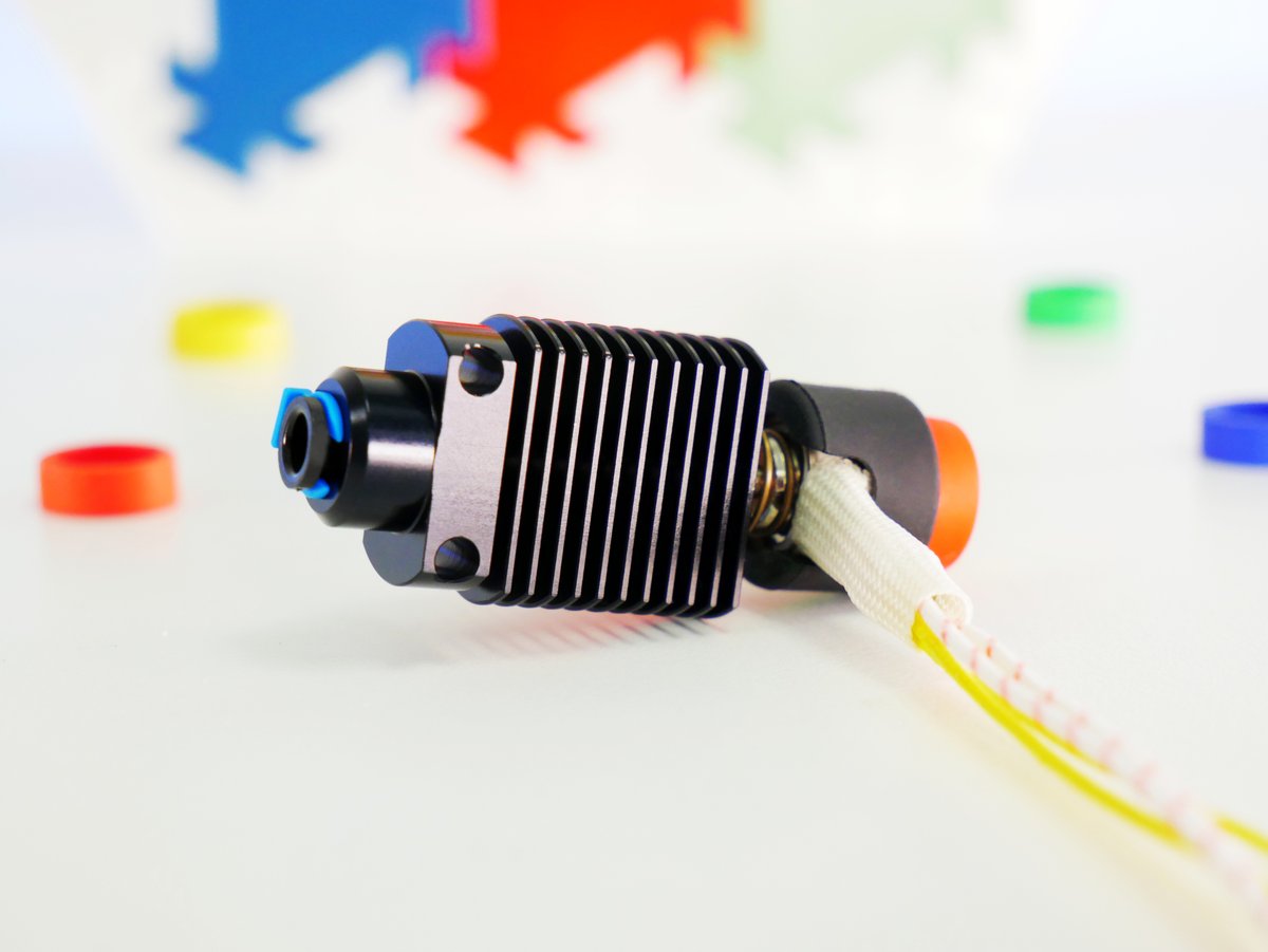 E3DOnline's tweet photo. Here’s why you should upgrade your @Creality3dP with #RevoCR! 💡 

✔️ Toolless nozzle changes in under 30 seconds
✔️ Fast heat up and cooldown
✔️ Reduced machine downtime
✔️ No more leaks &amp; loads more!

Buy yours here ➡️ https://t.co/XJeaqkHgcF

#RevoCreality #Creality #3DP https://t.co/CZpqaOUCJT