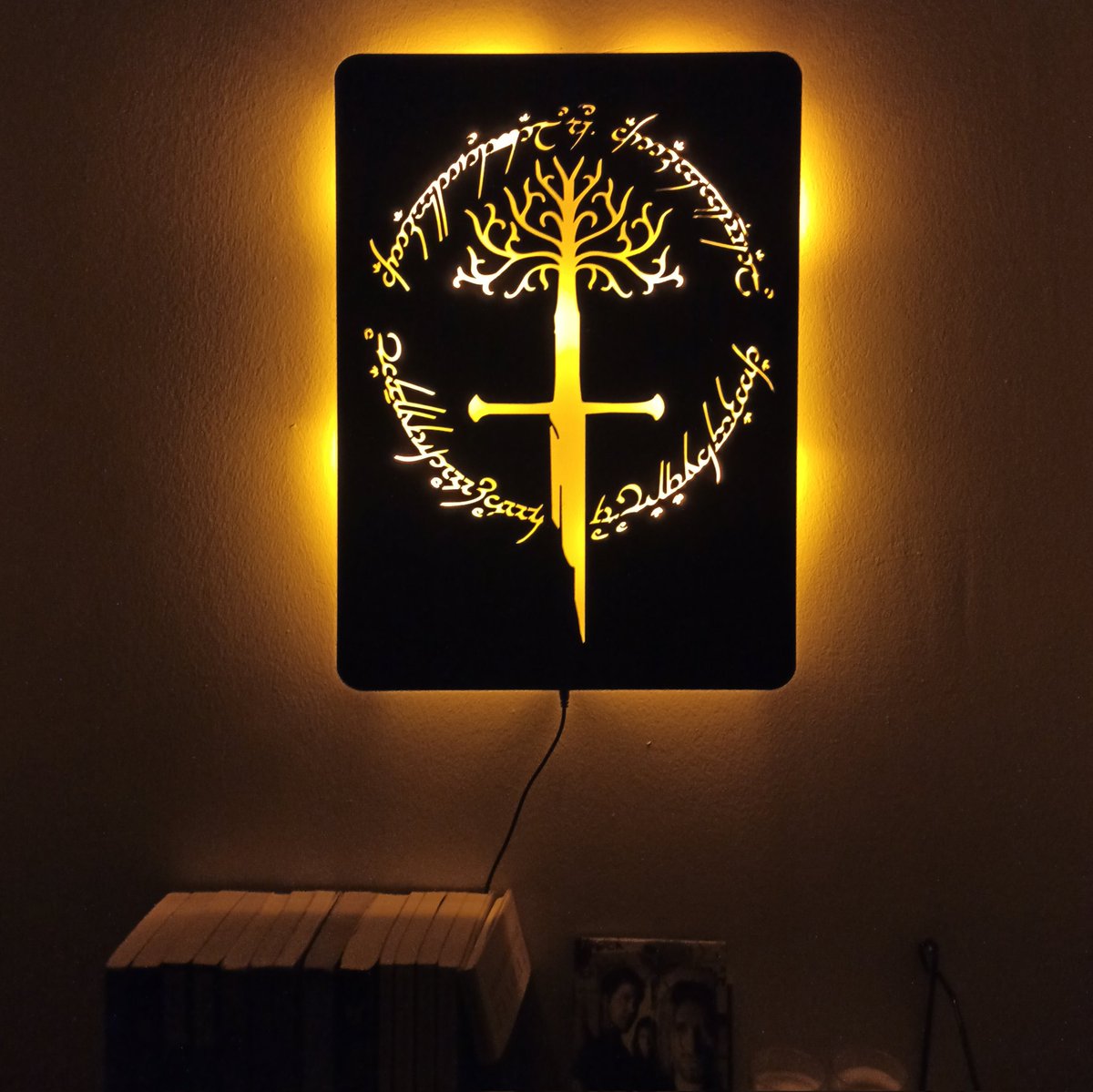 foreviatolye's tweet photo. Led Işıklı Yüzüklerin Efendisi Duvar Tabloları Forévi Store'da. #TheRingsofPower #LOTRonPrime #lotr #yüzüklerinefendisi https://t.co/hrSgWiJaOT